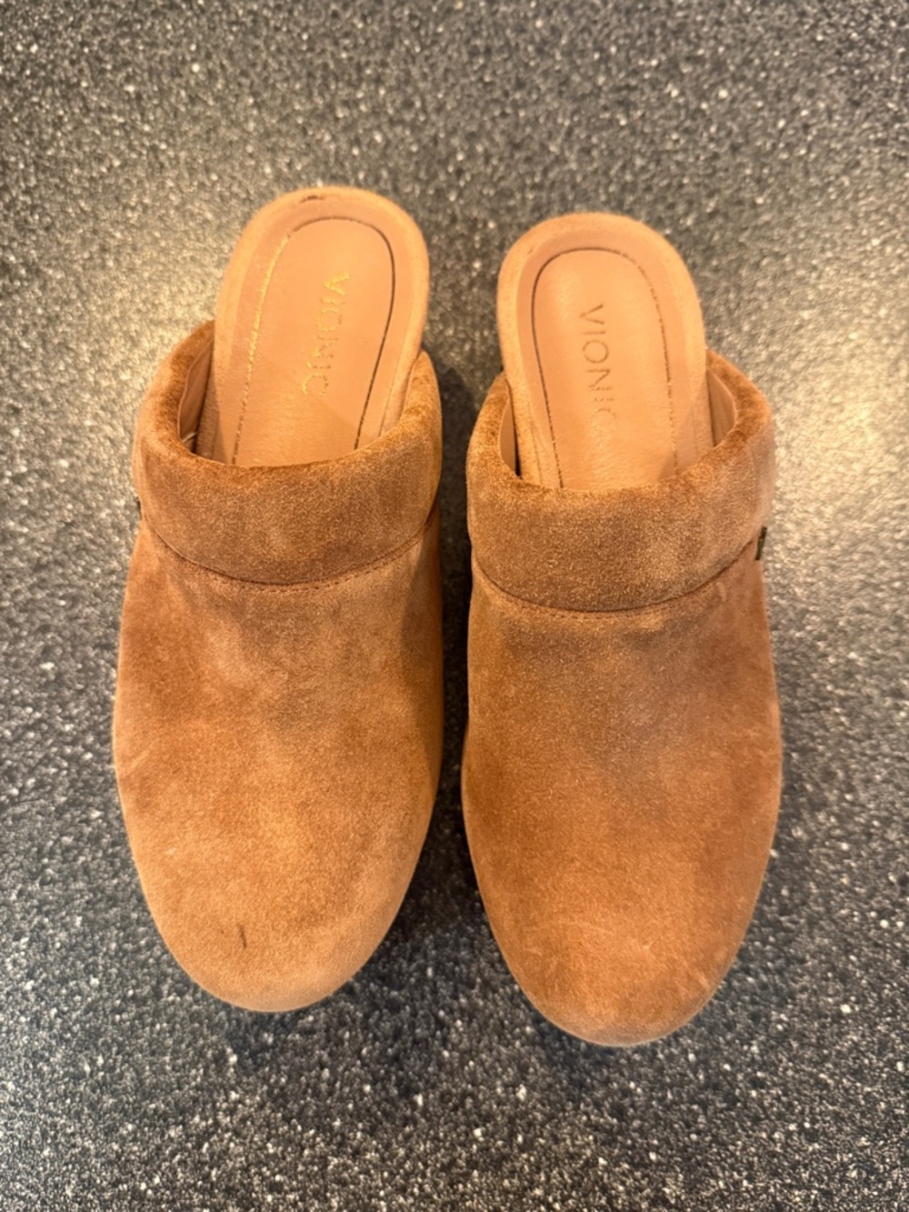 Women’s Vionic Chestnut Suede Slip-On Mule Clogs - size 7